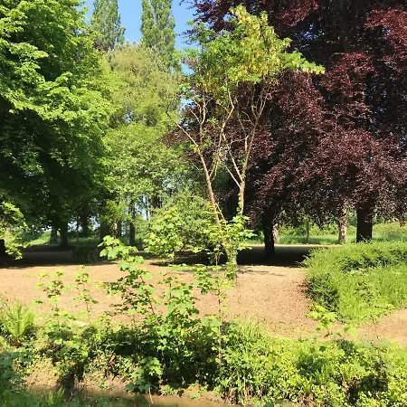 Des Champs & Hébergement de vacances *