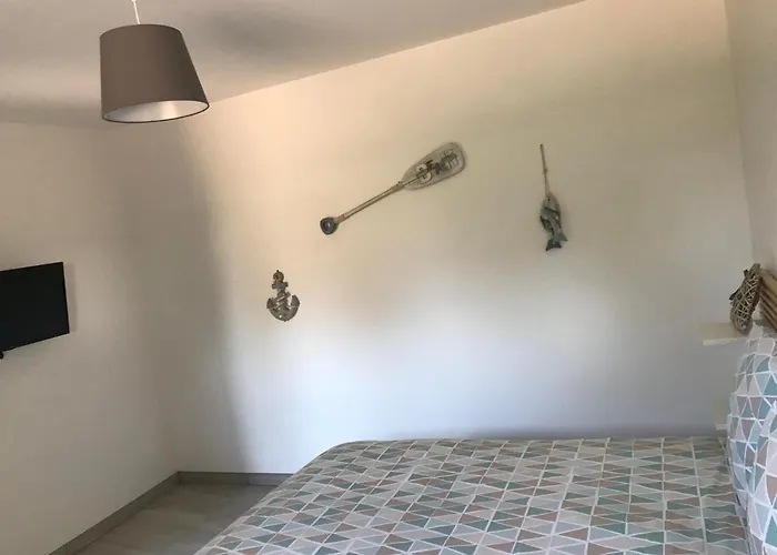 Des Champs & Nyaraló